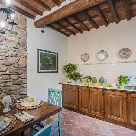 Citrus Charm Farmhouse, A Country With Pool Villa *