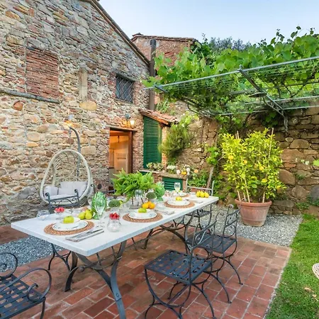 Citrus Charm Farmhouse, A Country With Pool * Capannori