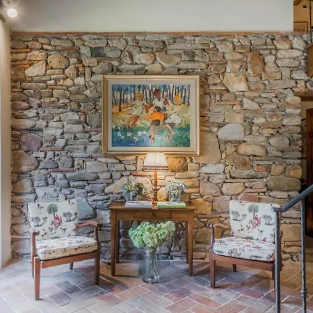 Citrus Charm Farmhouse, A Country With Pool *