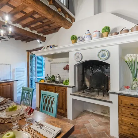 Citrus Charm Farmhouse, A Country With Pool *