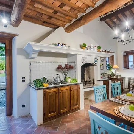 Citrus Charm Farmhouse, A Country With Pool Villa Capannori